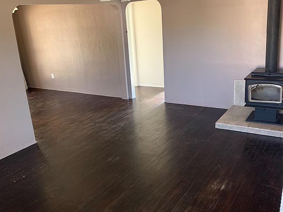 4th image of 3816 Kenmore Dr N