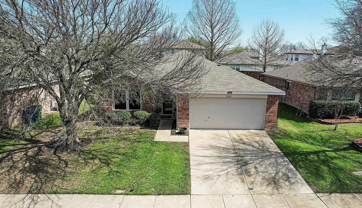 2932 Frontier Ln — Photo 4