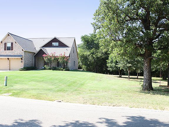 2nd image of 300 Cove Dr
