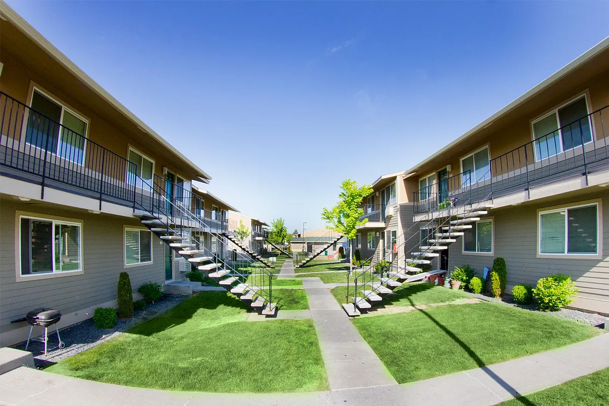 Building Photo - Meadow Park