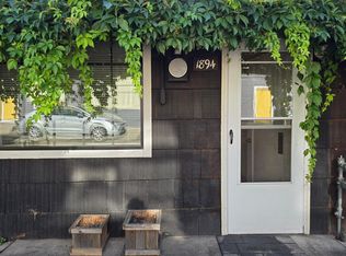 1894 Potter Aly, Eugene, OR 97403