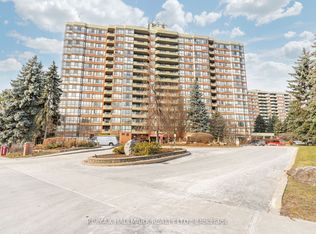 100 Observatory Ln #312, Richmond Hill, ON L4C1T4