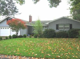 2894 Country Ln, Eugene, OR 97401