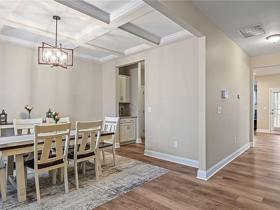 3rd image of 617 Bunker Dr