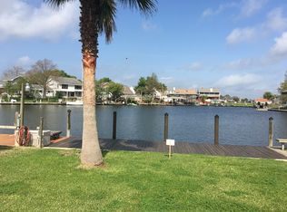 7117 Forest Ct, Windsor Heights, IA 50324