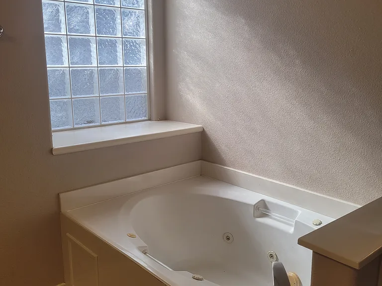 5114 Spring Brook Dr — Photo 10