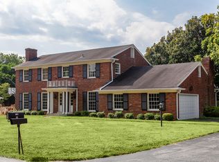 522 Blankenbaker Ln, Riverwood, KY 40207