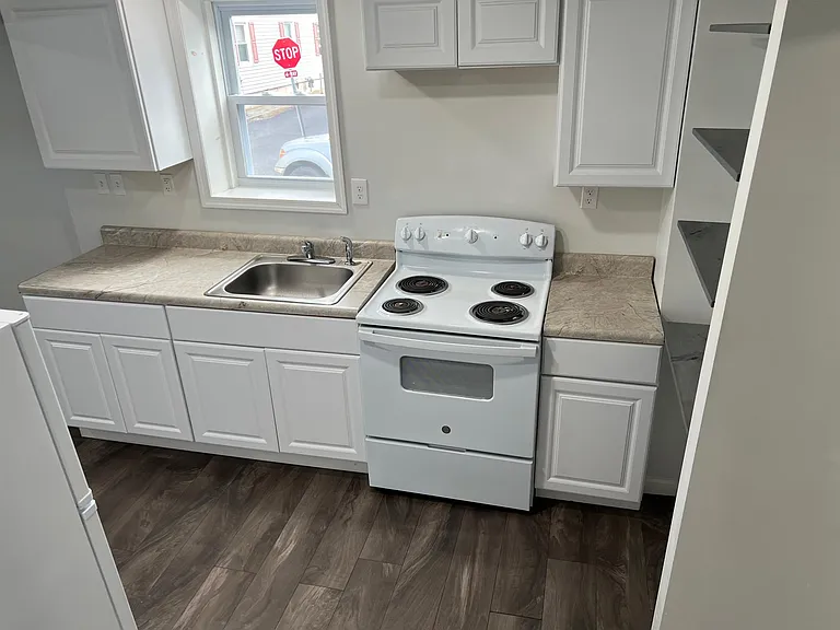 204 Limestone St — Photo 4