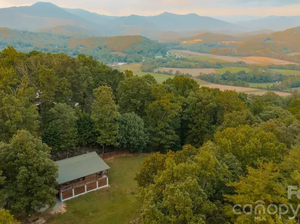 280 Green Oaks Rd, Bryson City, NC 28713