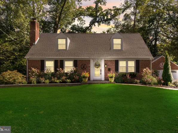 1105 Park Dr, Cherry Hill, NJ 08002