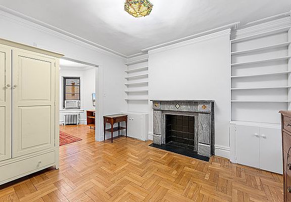 5th image of 436 E 58th St APT 5B
