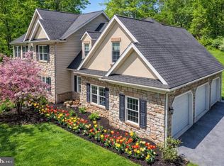 304 Iron Valley Dr, Lebanon, PA 17042