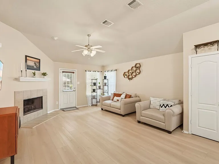8022 Atwood Hills Ln — Photo 13