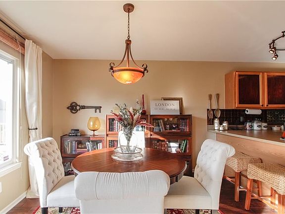 2nd image of 5004 Murray St #27