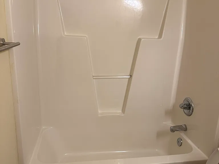 115 Windermere Dr #405 — Photo 40