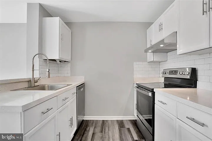 2 bed, 2.5 bath, 1200 sqft, $2,000 — Photo 4