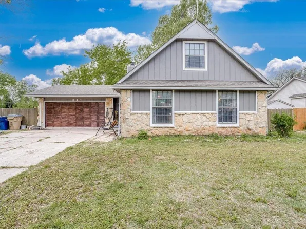 821 E 4th Cir, Douglass, KS 67039