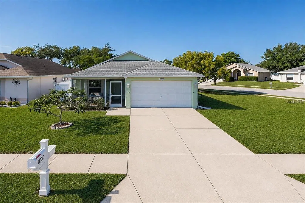 3 bed, 2.0 bath, 1278 sqft, $2,100 — Photo 1