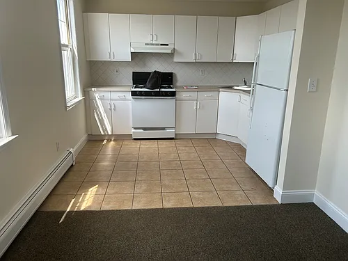 48 Woodside Ave E #3 Photo 1