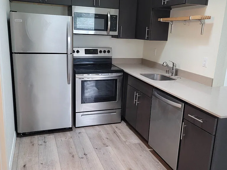 Clark Apartments — Photo 13