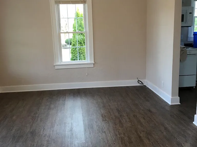 3020 W Glen Ave — Photo 4