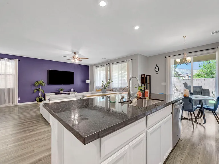 12321 Silvana St — Photo 11
