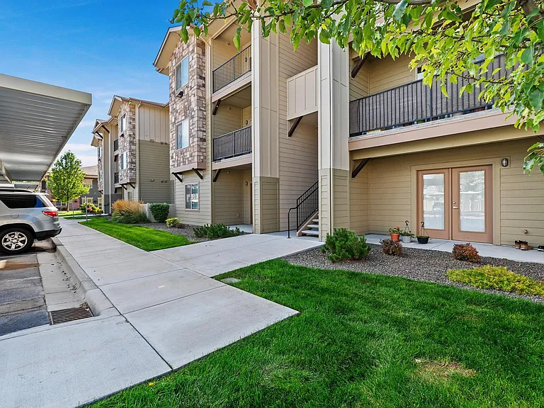 Aspen Creek Apartments — Photo 12