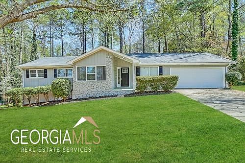 2nd image of 530 Valley Woods Cir SE