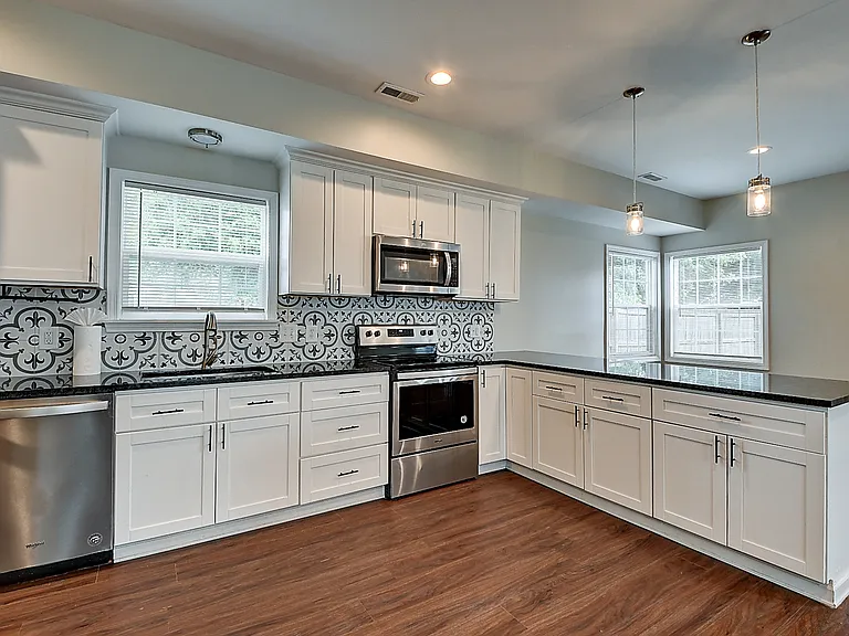 2221 Bellefontaine St — Photo 7