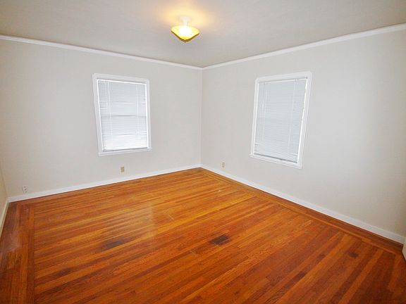 3rd image of 26119 Parkside Dr