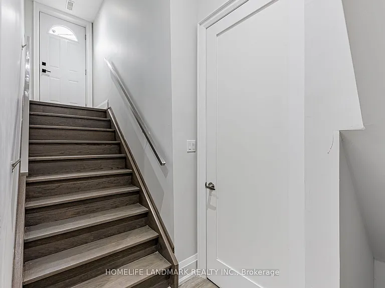 146 Pitt Ave #LOWER — Photo 3