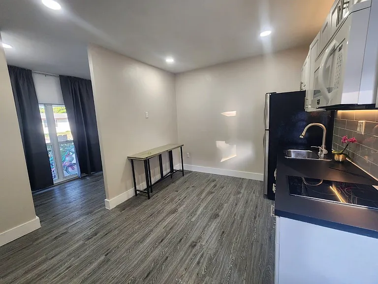 11520 Pinkston Dr — Photo 10