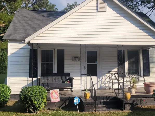 407 S Johnson Street, Mount Olive, NC 28365