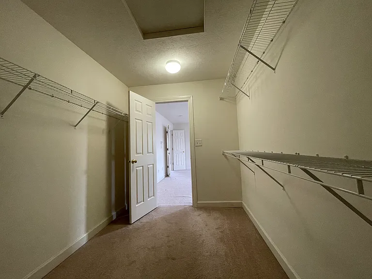 2875 Parkview Dr — Photo 33