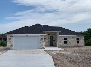 102 Linea Cir, Del Rio, TX 78840