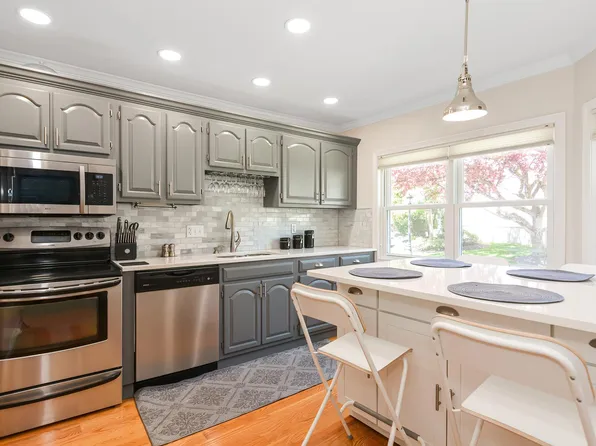 109 Salem St APT 205, Revere, MA 02151