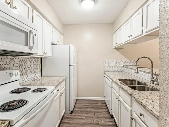 7313 Gulf Fwy APT 403, Houston, TX 77017