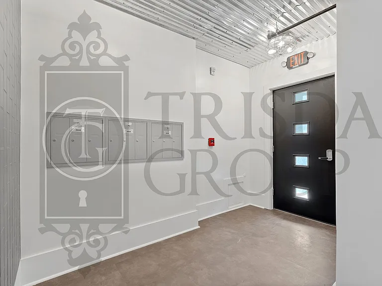 160 Southern Ave — Photo 18