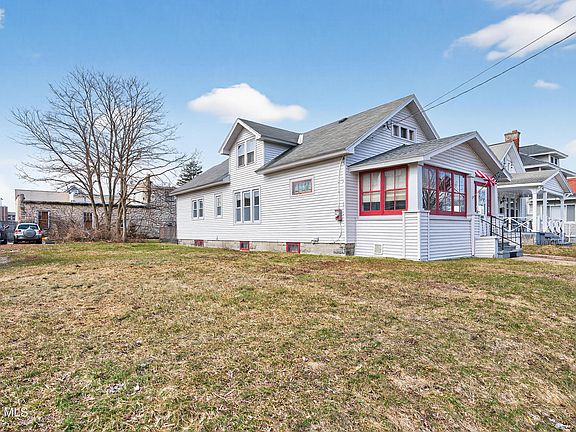 3rd image of 1114 Forest Road