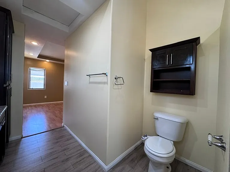1120 Stanley Ave — Photo 21