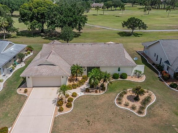 3rd image of 2111 View Dr W