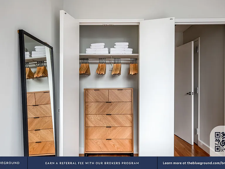235 W 48th St #38H — Photo 19
