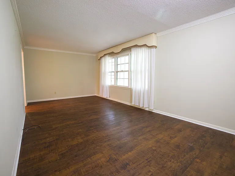 1030 Cumberland Dr — Photo 6