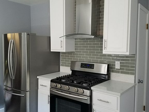 2nd image of 2144 N Newland Ave