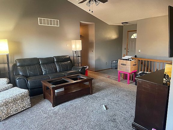 4th image of 713 E Lakewood Ct