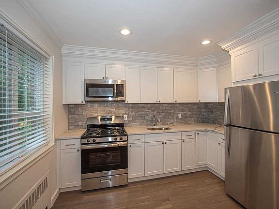 5th image of 443 W Main St APT 1A