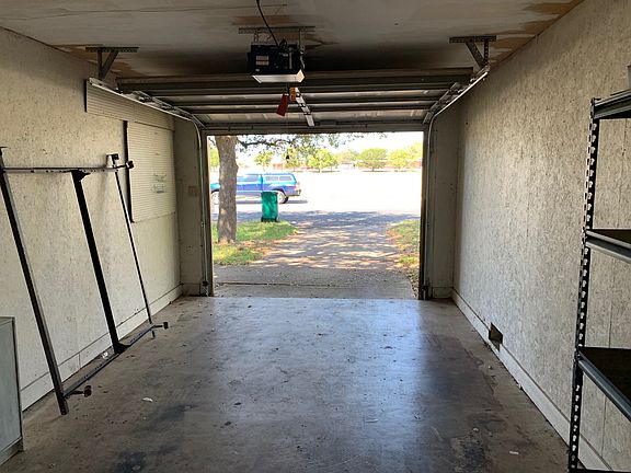 4th image of 413 N Plant Ave