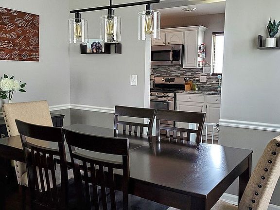 5th image of 1333 Edington Ln