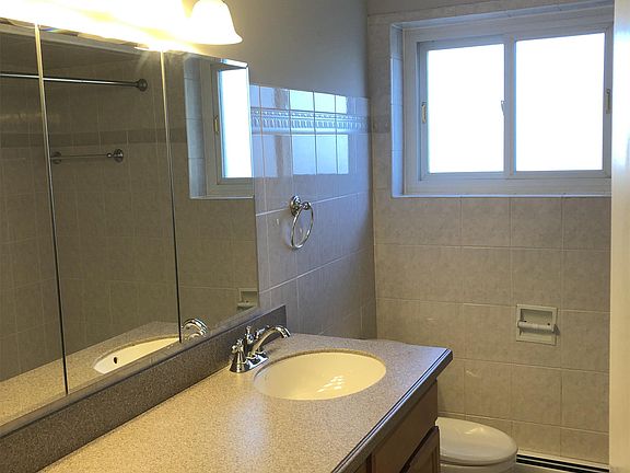 4th image of 3408 Cuyler Ave APT 1