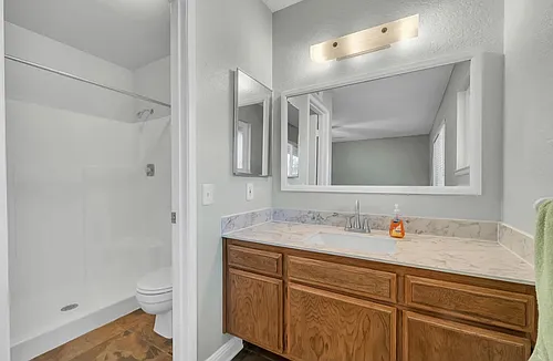 2302 Edam St Photo 1